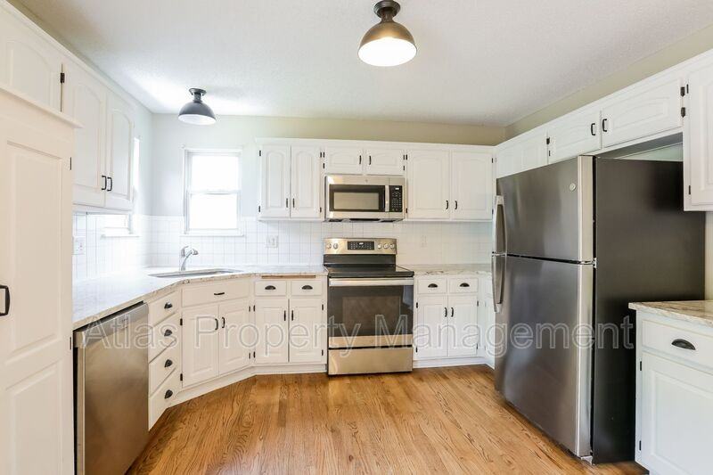 3706 Ne 81st Ter - Photo 3 of 15
