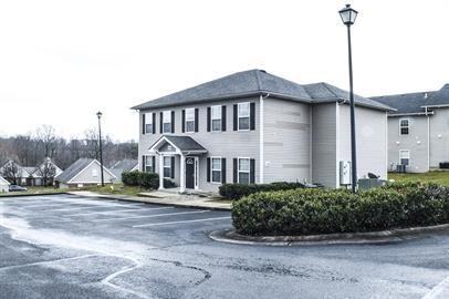 Silver Creek Apartments - Photo 3 of 4