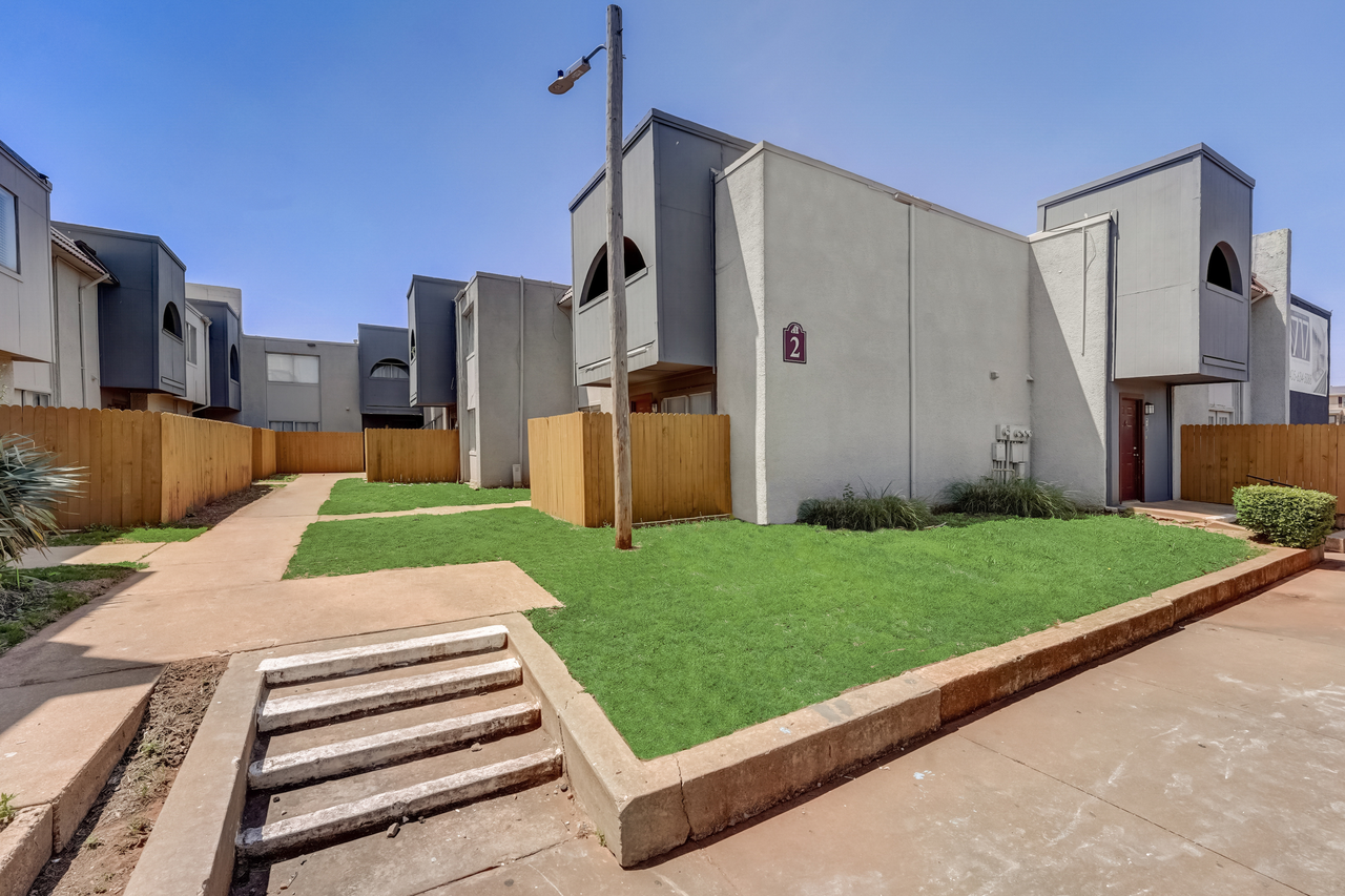 717 Ventura South Apartments - Photo 6 of 24