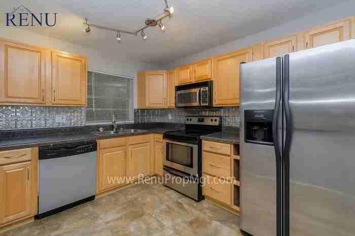 3115 Latrobe St - Photo 2 of 17