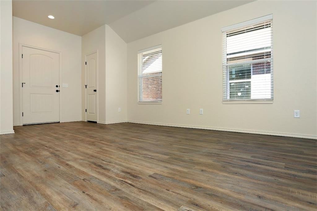 433 Chalk Hill Ct #1 - Photo 4 of 14