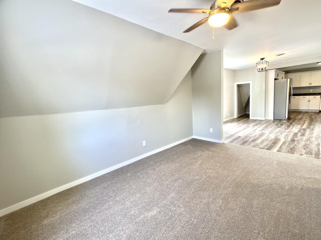 930 S Broadway Ave #4 - Photo 5 of 17
