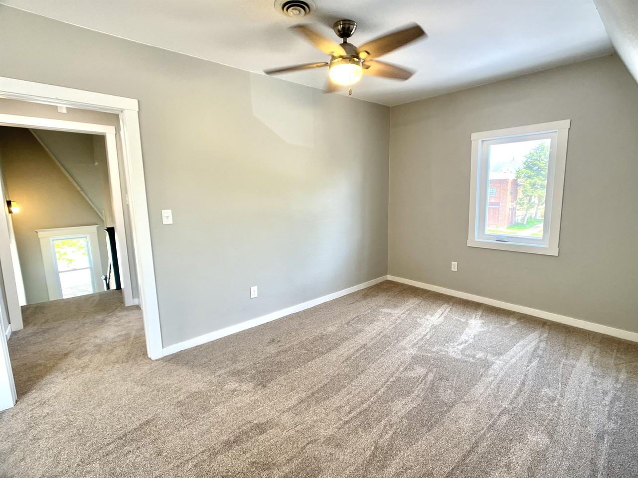 930 S Broadway Ave #4 - Photo 6 of 17