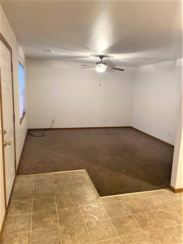 607 Grover Ave #7 - Photo 2 of 11