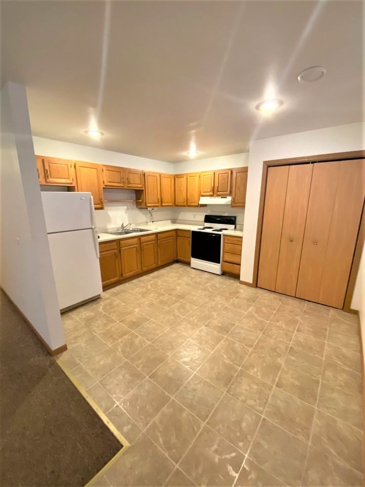 607 Grover Ave #7 - Photo 3 of 11