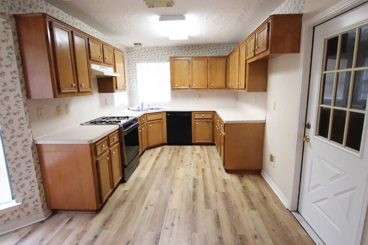 5855 Baird St #1 - Photo 3 of 10