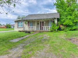 featured image of 1320 South Jensen Avenue #1