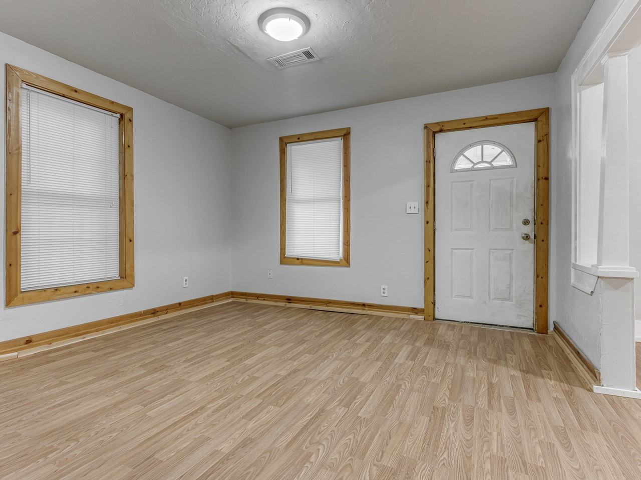 1320 S Jensen Ave #1 - Photo 3 of 15