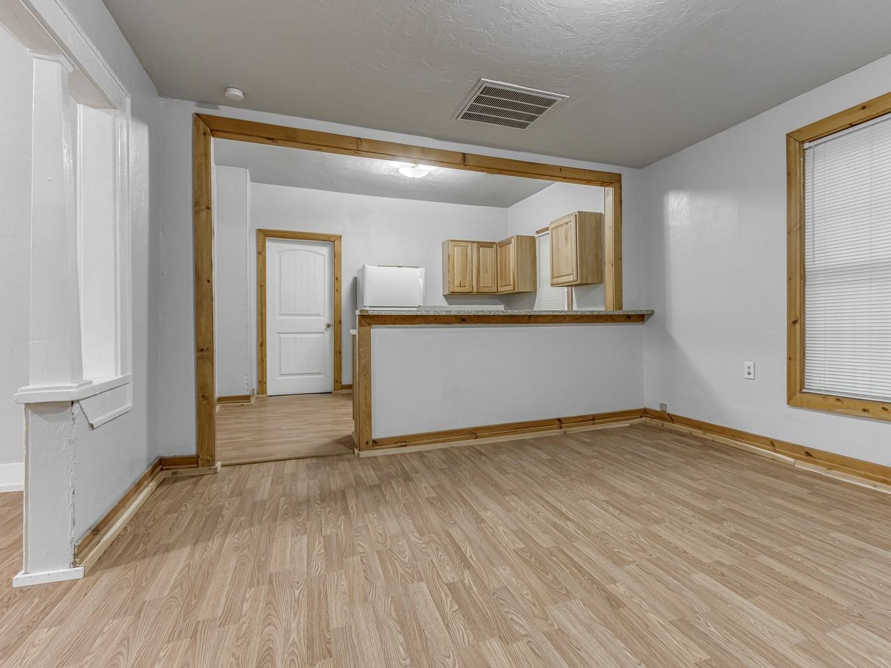 1320 S Jensen Ave #1 - Photo 4 of 15