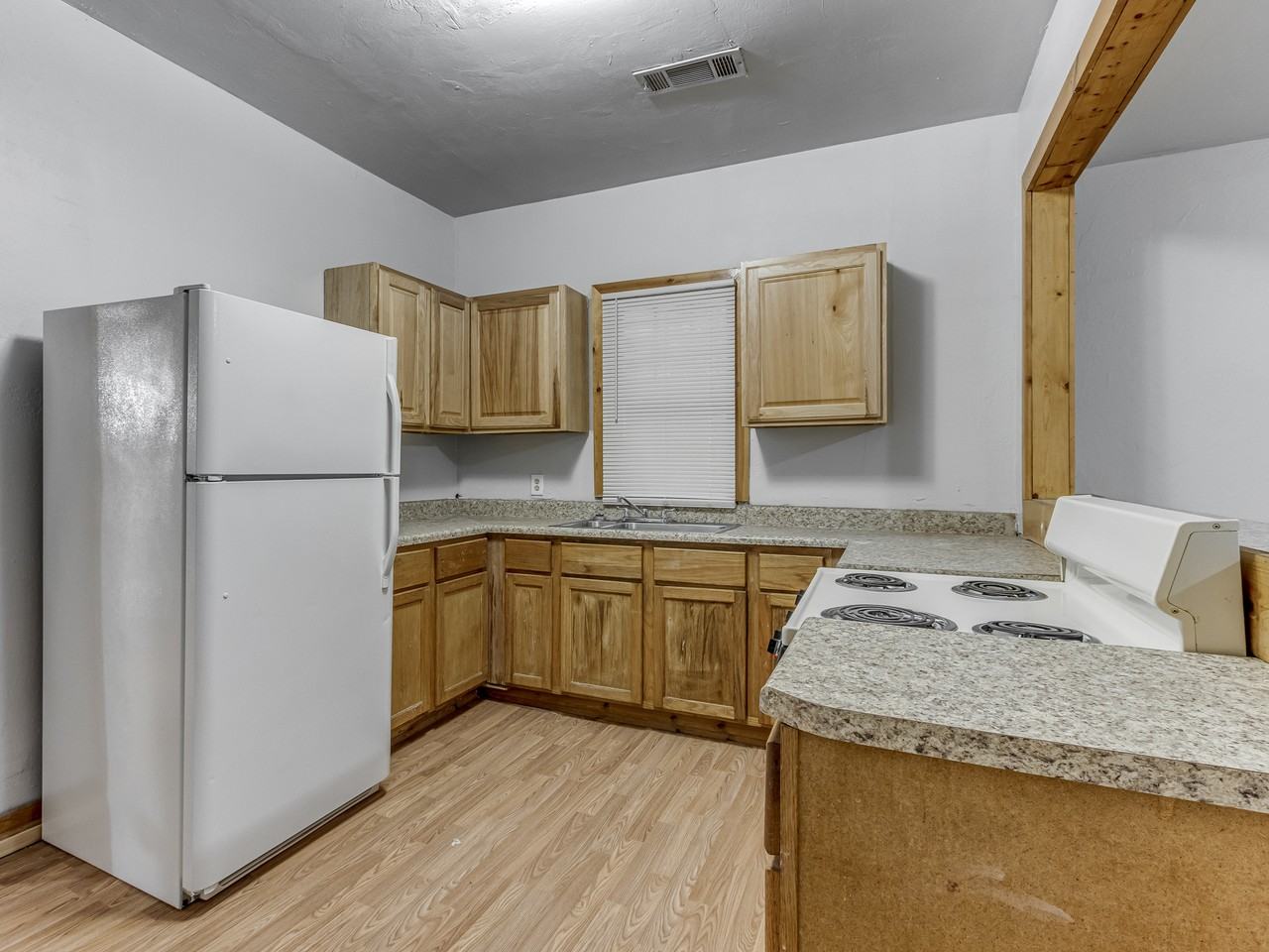 1320 S Jensen Ave #1 - Photo 6 of 15