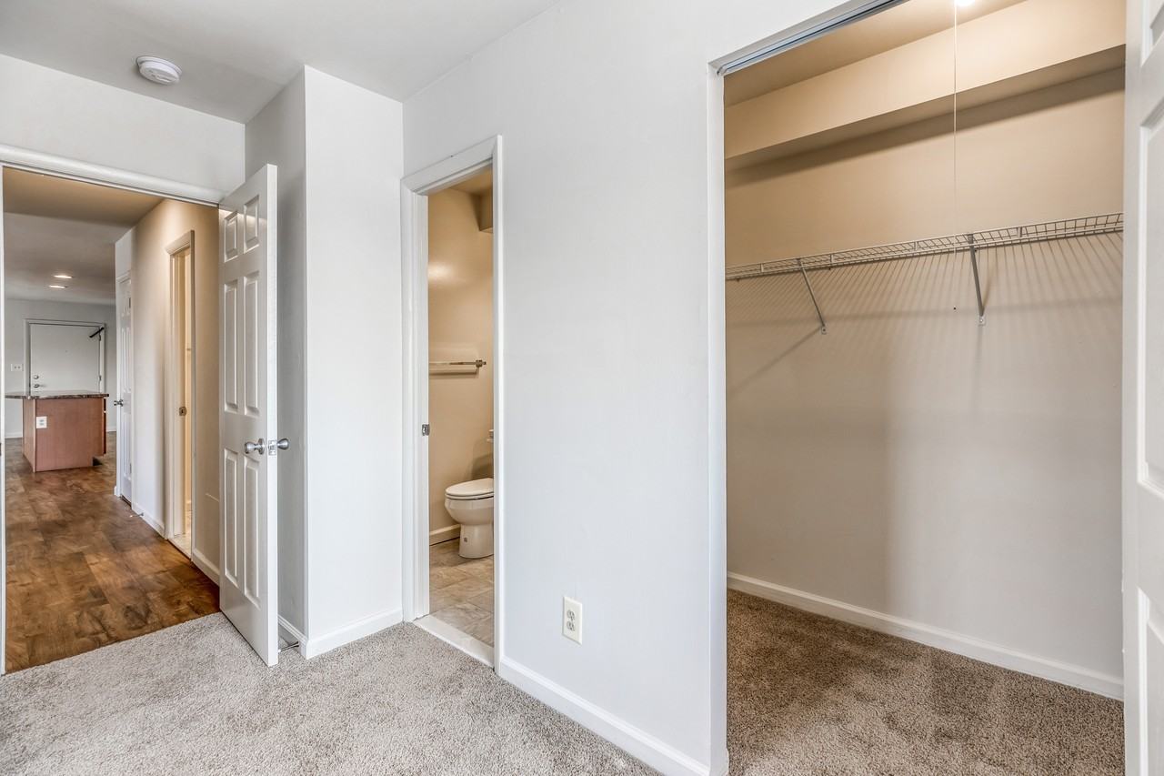 Oakview - Photo 4 of 12