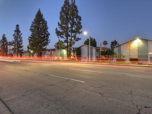 925 S Riverside Ave