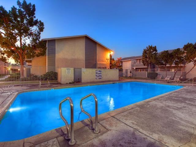 925 S Riverside Ave - Photo 5 of 34