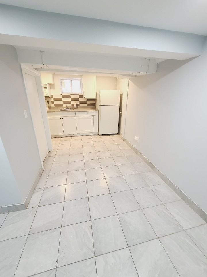 1707 Howard Ave Apartments in South Central, Windsor, ON N8X 3T6 Zumper