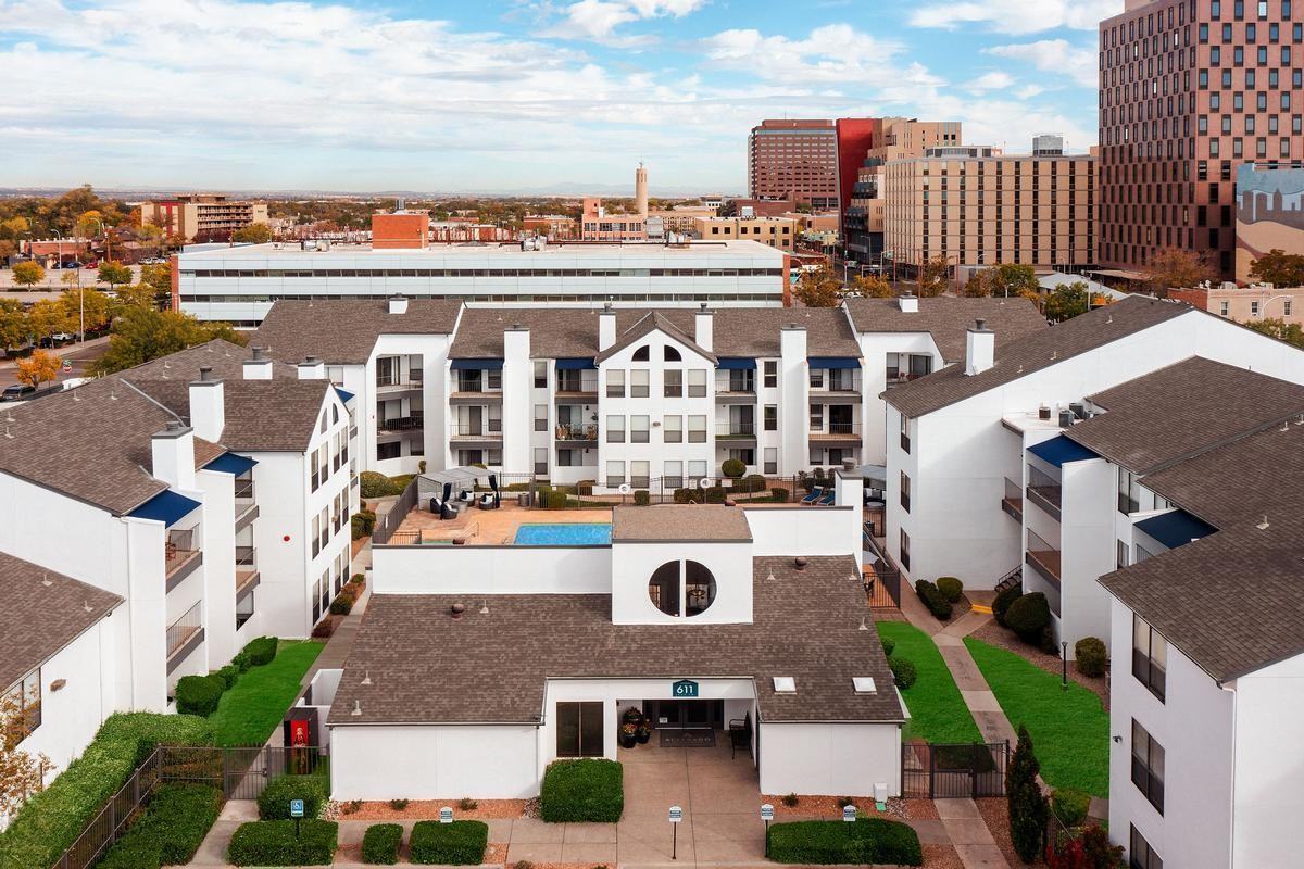 611 Lead Ave Sw - Photo 2 of 14