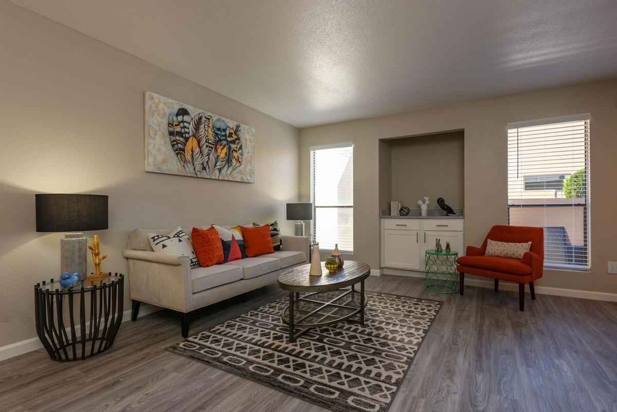 611 Lead Ave Sw - Photo 6 of 14