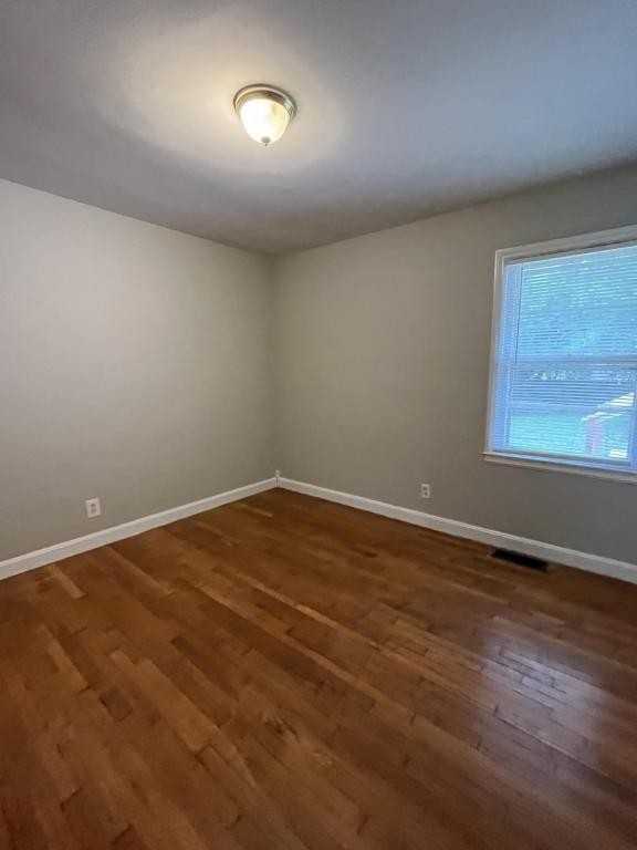 1940 Pershing Rd - Photo 3 of 18