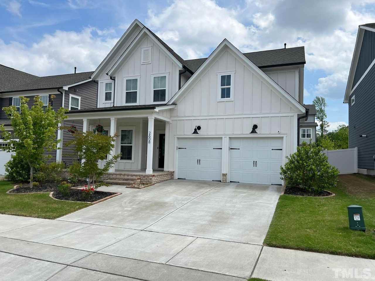 2608 Jazzy St - Photo 2 of 42