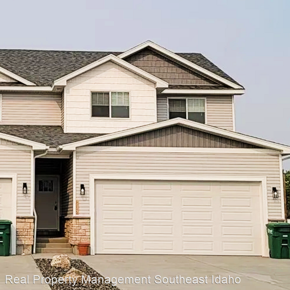 10649 N 36th E - Photo 2 of 27