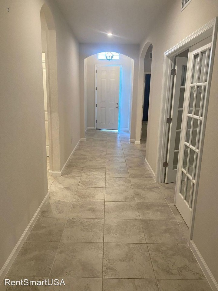 2304 Tudor Rose Dr - Photo 2 of 26