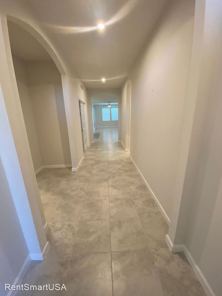 2304 Tudor Rose Dr - Photo 3 of 26