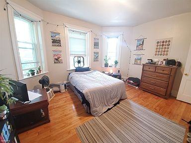 Brookline Street #2L - Photo 3 of 4