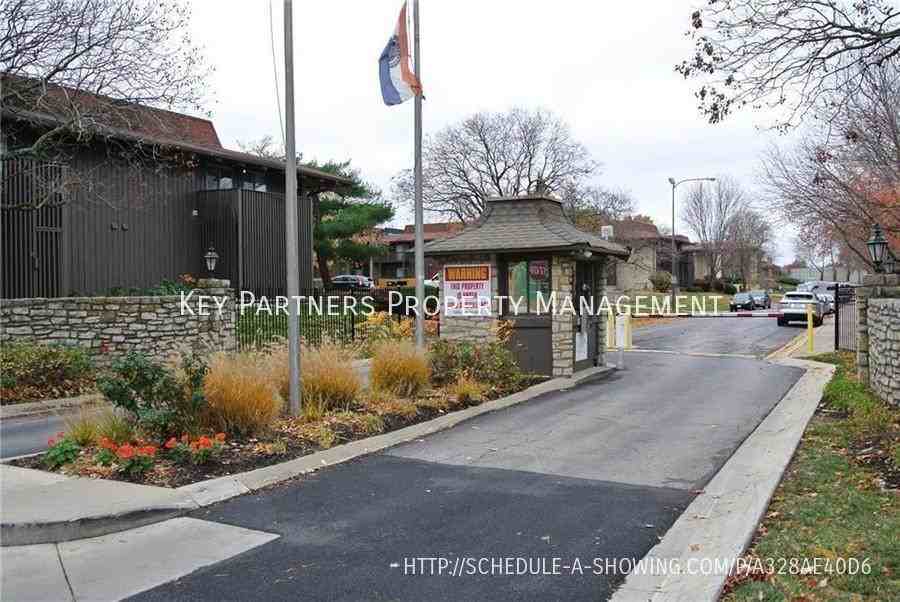 410 W 104th St #C - Photo 2 of 14