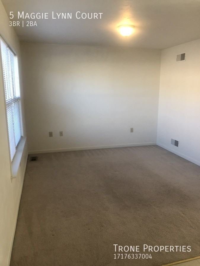 5 Maggie Lynne Ct - Photo 2 of 6