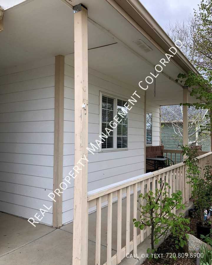 1048 Saddle Horse Ln - Photo 2 of 17