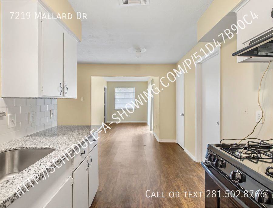 7219 Mallard Dr - Photo 3 of 19