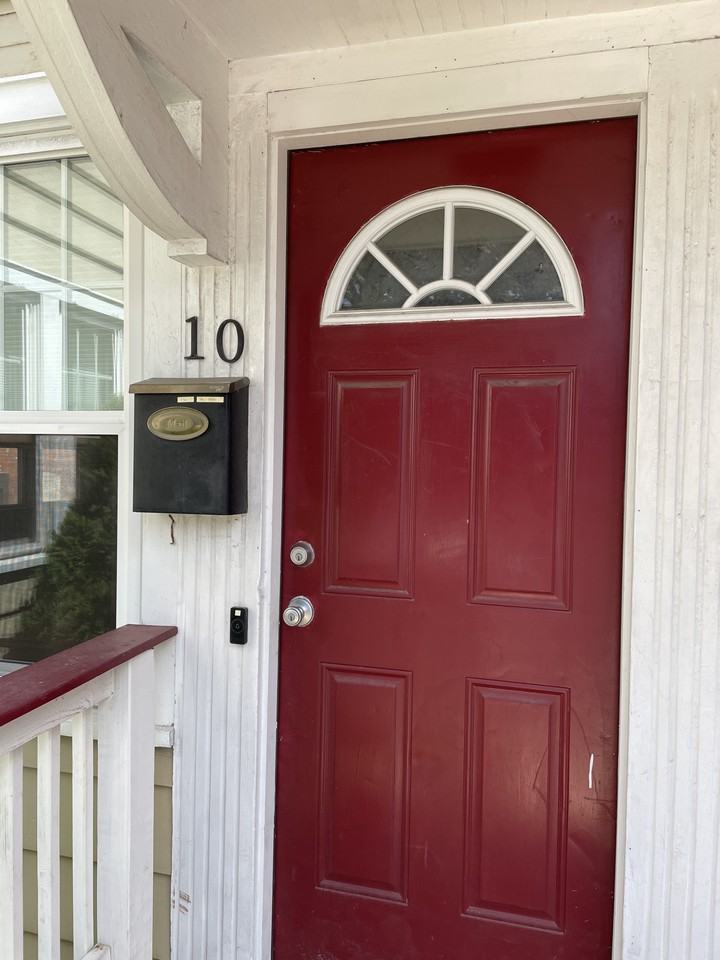 10 10 16 Boardman St #10 - Photo 2 of 15