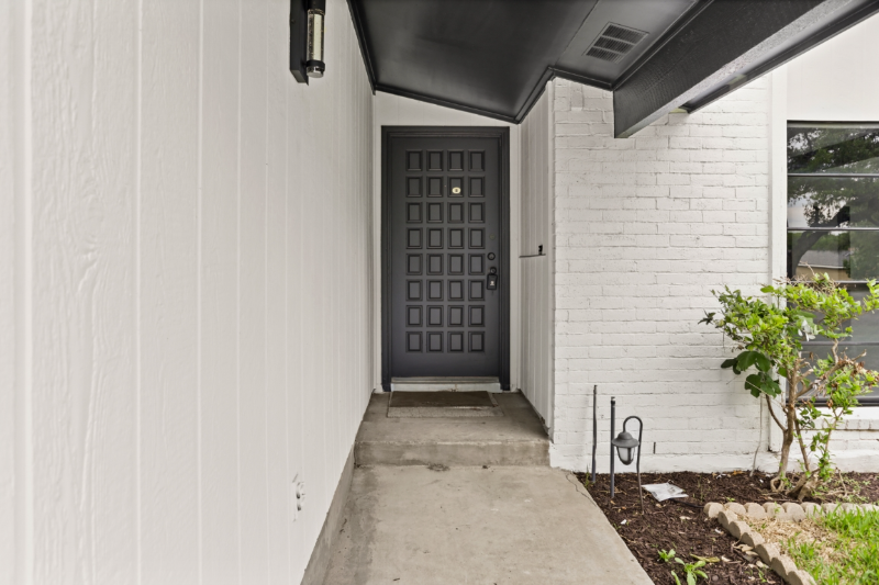 11019 Mccree Rd - Photo 3 of 24