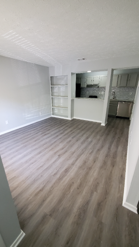 6810 Glenridge Dr #E - Photo 3 of 18