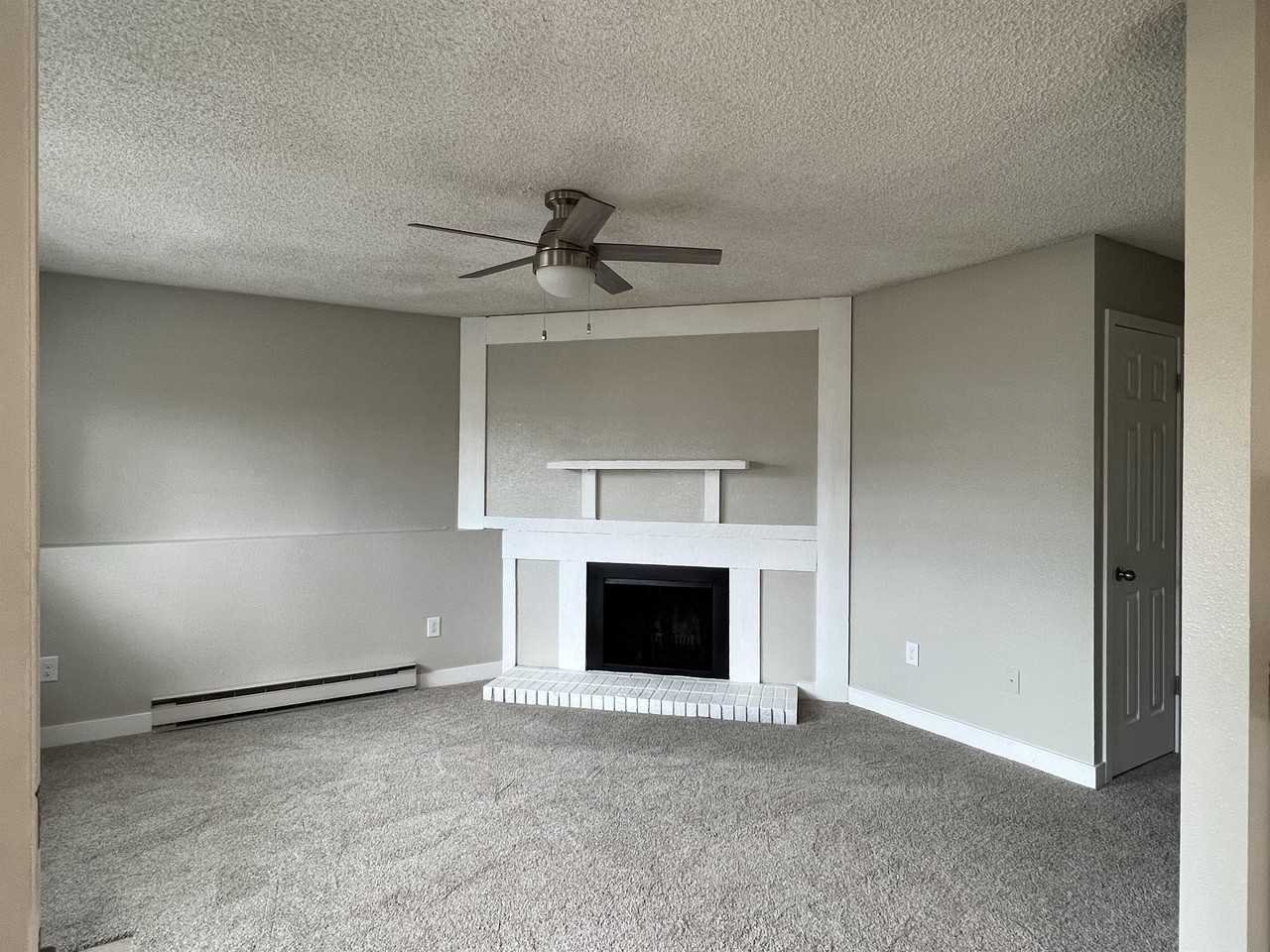 4915 Green River St #1 - Photo 4 of 17