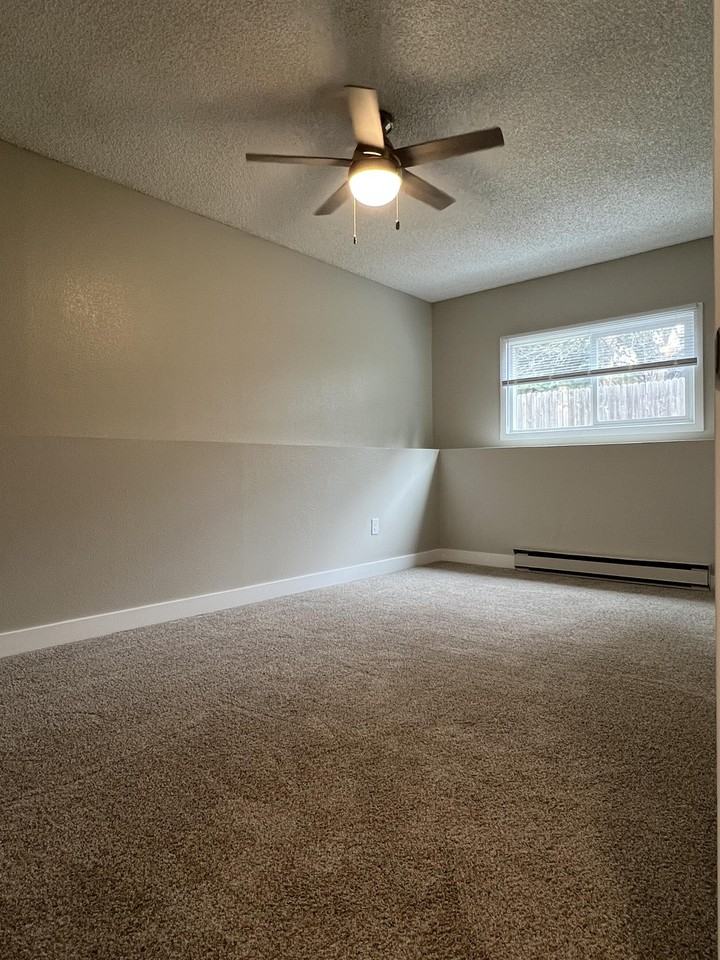 4915 Green River St #1 - Photo 5 of 17
