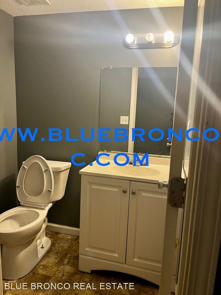 124-130 SW Oxford Pl - Photo 3 of 14