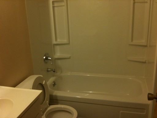 820 NE 4th St - Photo 3 of 5