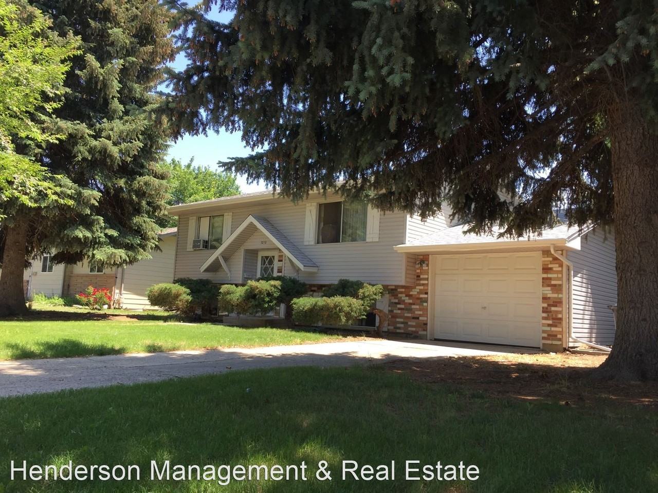 1010 E 16th St - Photo 2 of 9