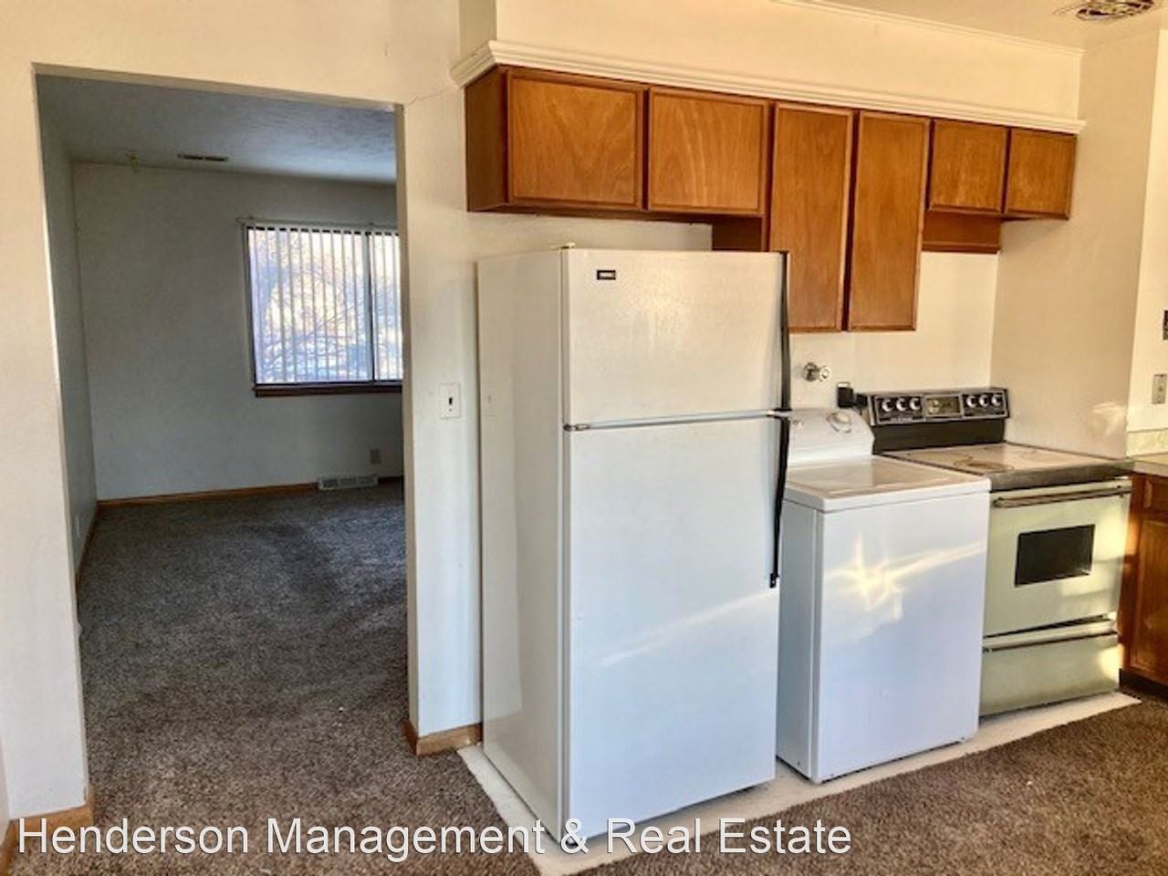 1010 E 16th St - Photo 3 of 9