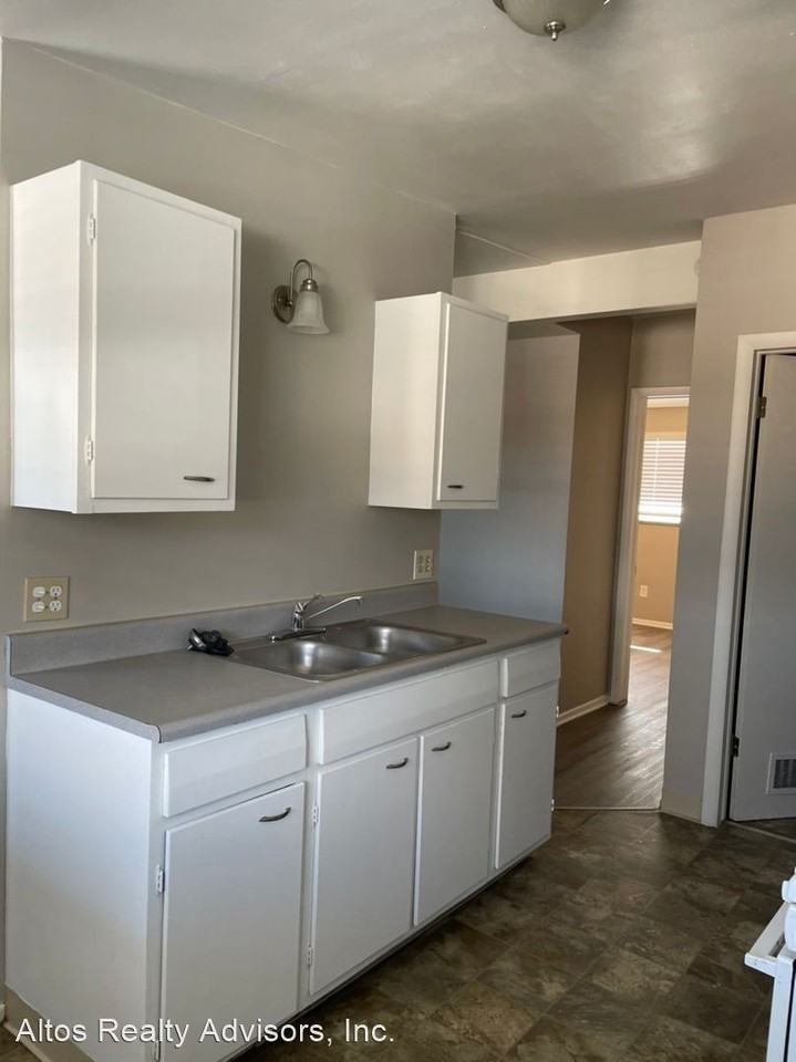 5561 S Delaware St - Photo 3 of 20