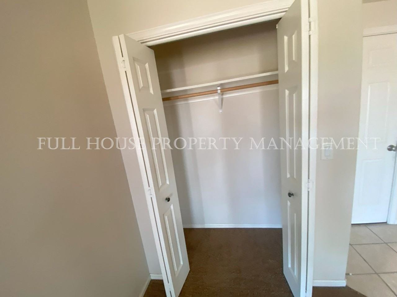 6049 Pine Ridge Pl - Photo 3 of 25