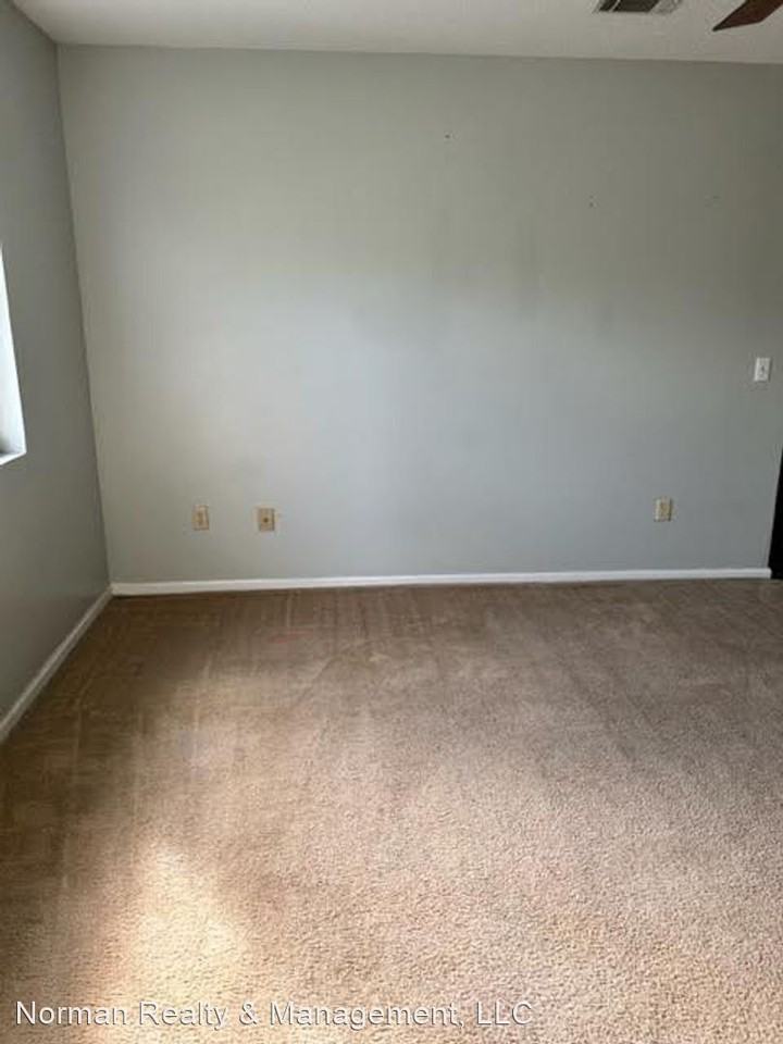 136 S. Macon Street - Photo 2 of 10