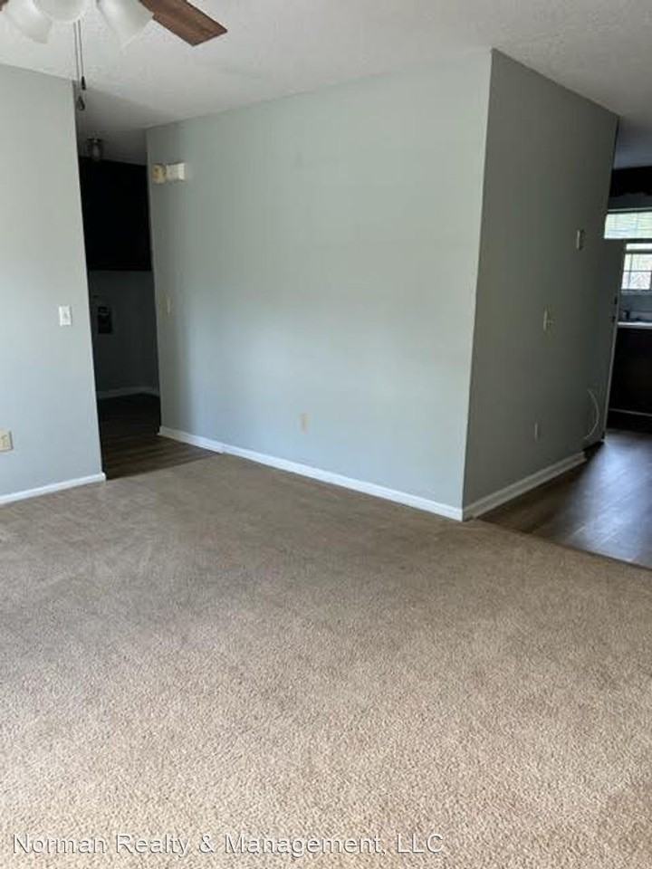 136 S. Macon Street - Photo 3 of 10