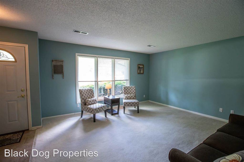 2212 Elco Cir - Photo 2 of 23