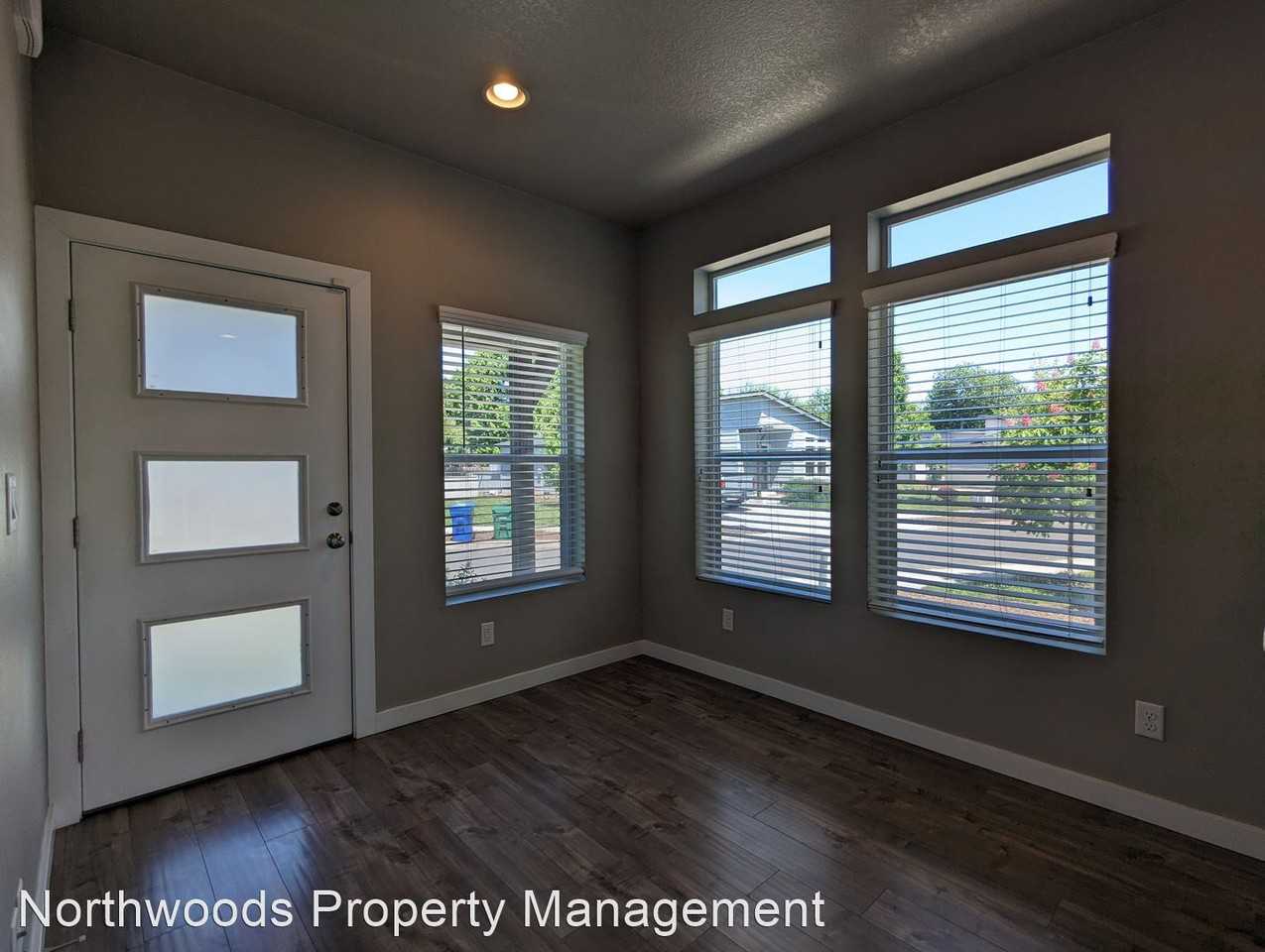 1019 Hatton Ave - Photo 3 of 15