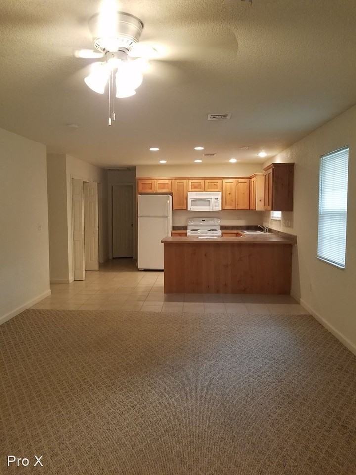 304 S. Elm - Photo 3 of 22