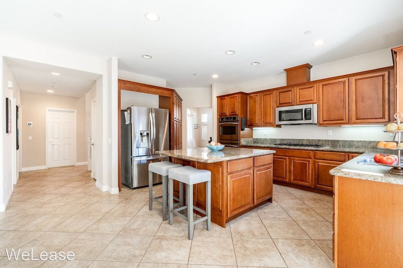 2071 Sole Gln - Photo 3 of 30