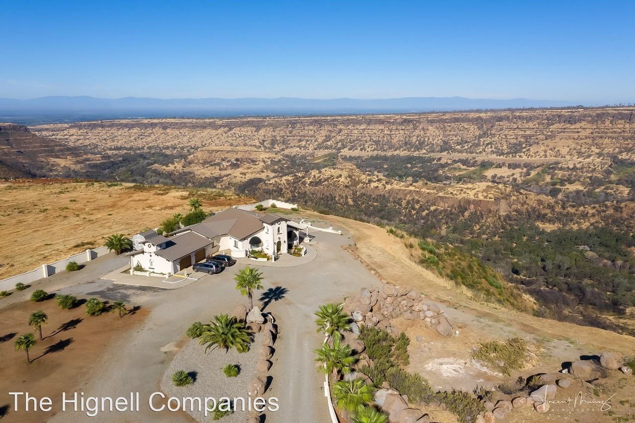 4541 Skyway - Photo 2 of 42