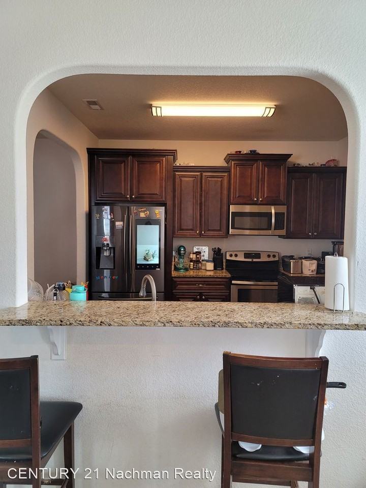 971 Philpotts Rd - Photo 2 of 6
