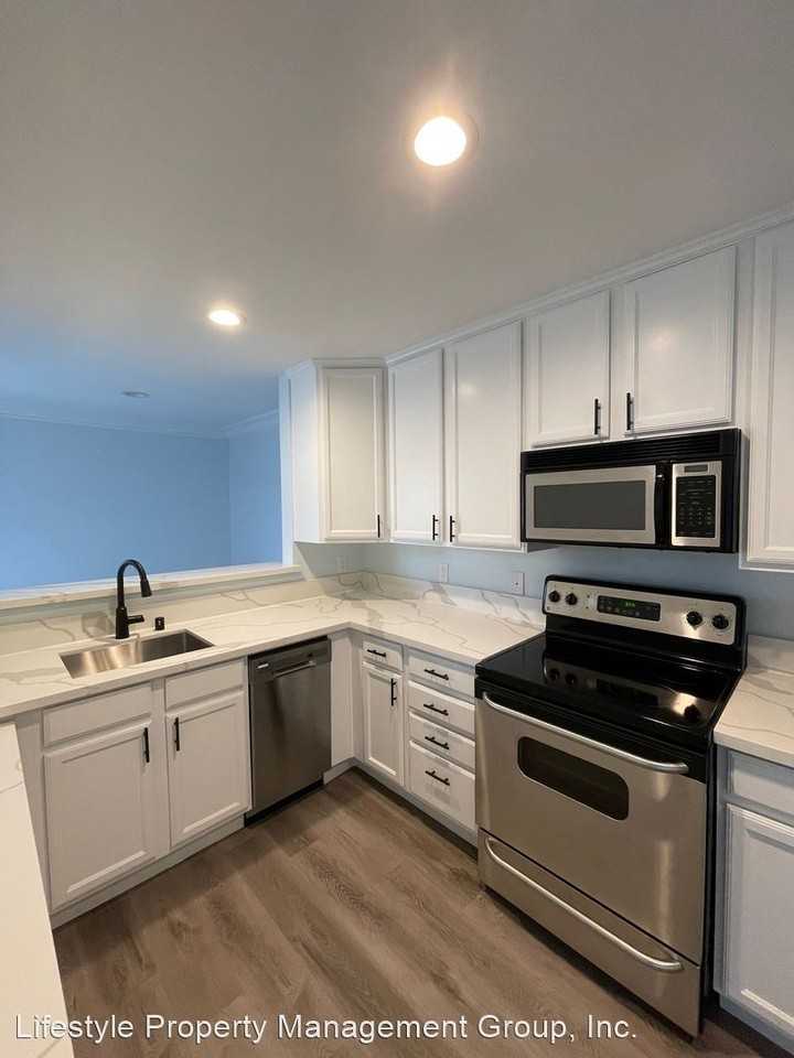 860 Turquoise St #325